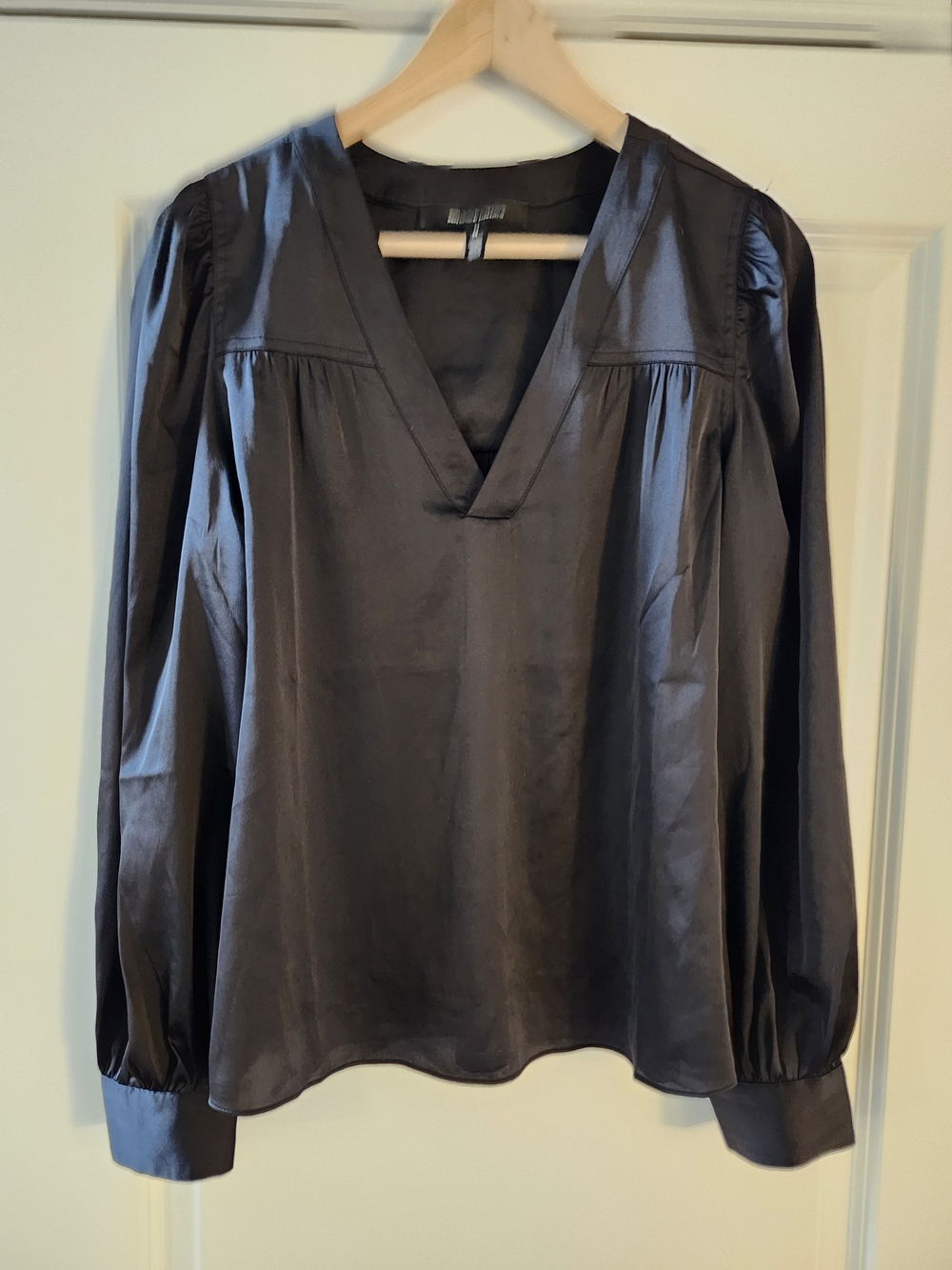 White House Black Market Black Satin V-Neck Blouse Puff Sleeve M - Picture 2 of 6